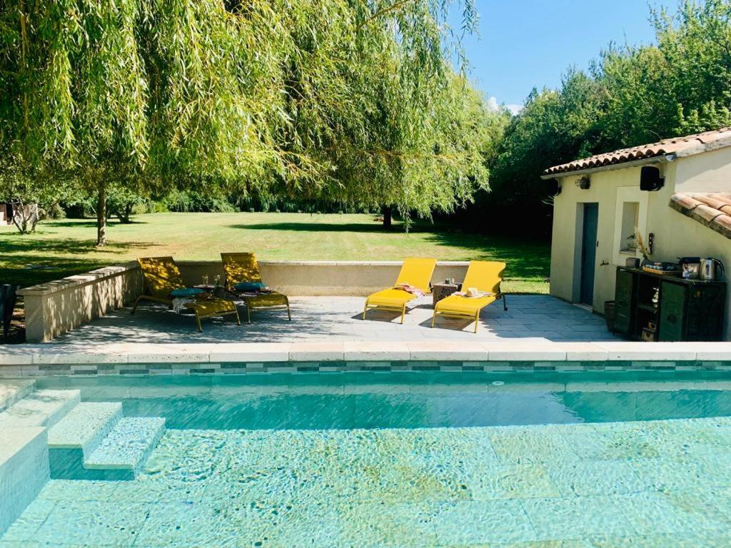 Mas Des Muses Bed & Breakfast L'Isle-sur-la-Sorgue Exterior photo