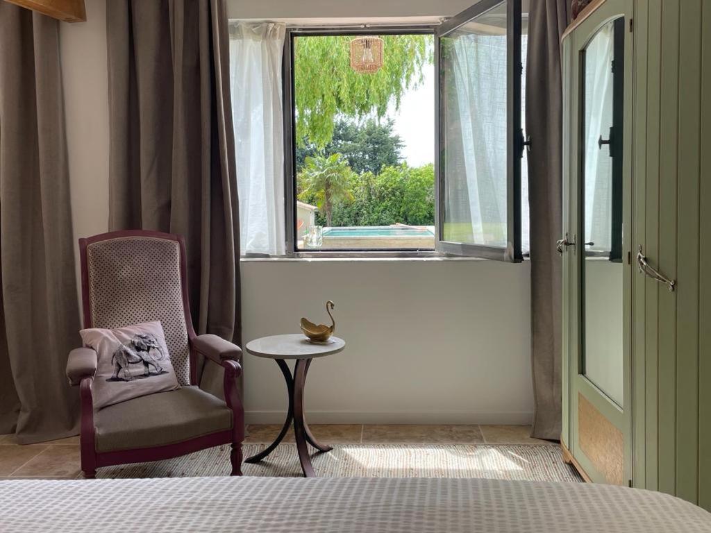 Mas Des Muses Bed & Breakfast L'Isle-sur-la-Sorgue Room photo